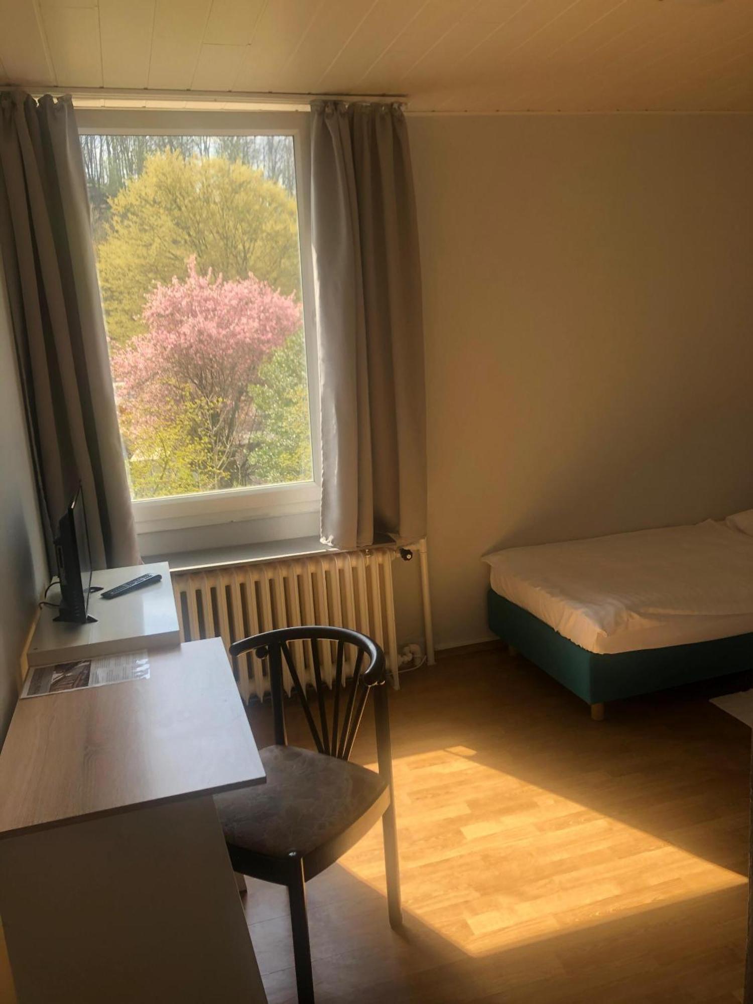 Hotel Schwaferts Wuppertal Room photo