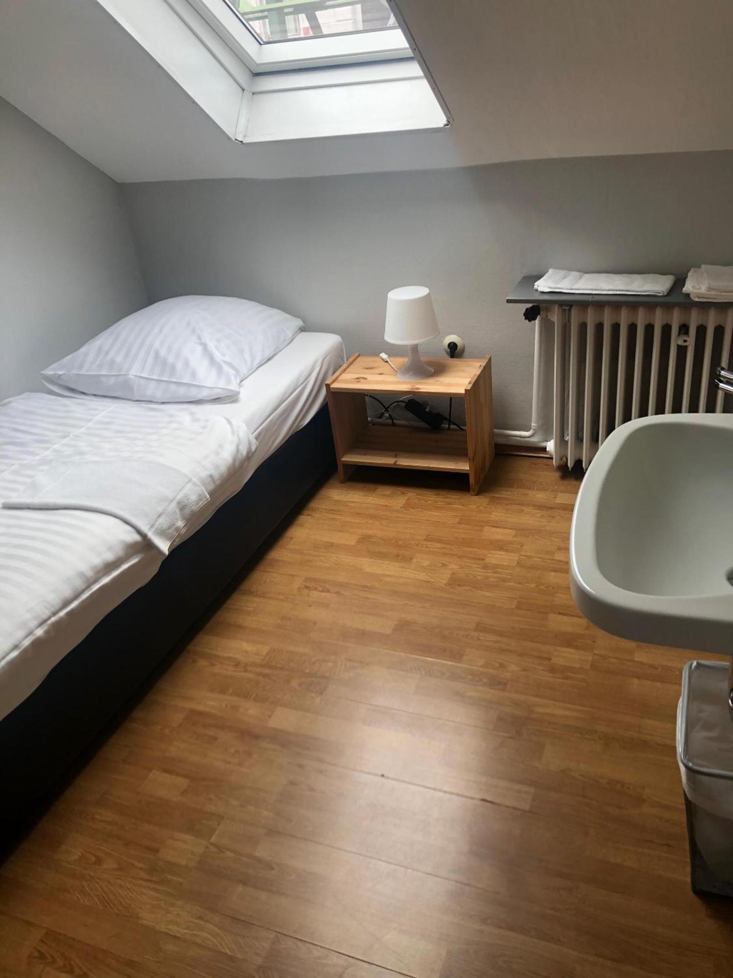 Hotel Schwaferts Wuppertal Room photo