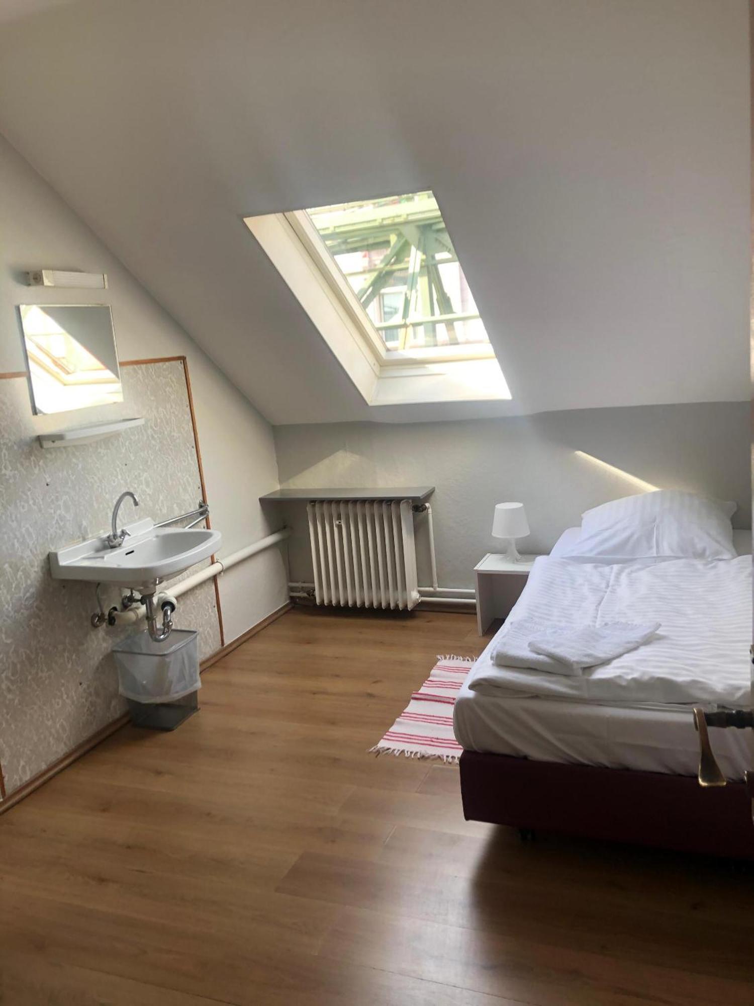 Hotel Schwaferts Wuppertal Room photo